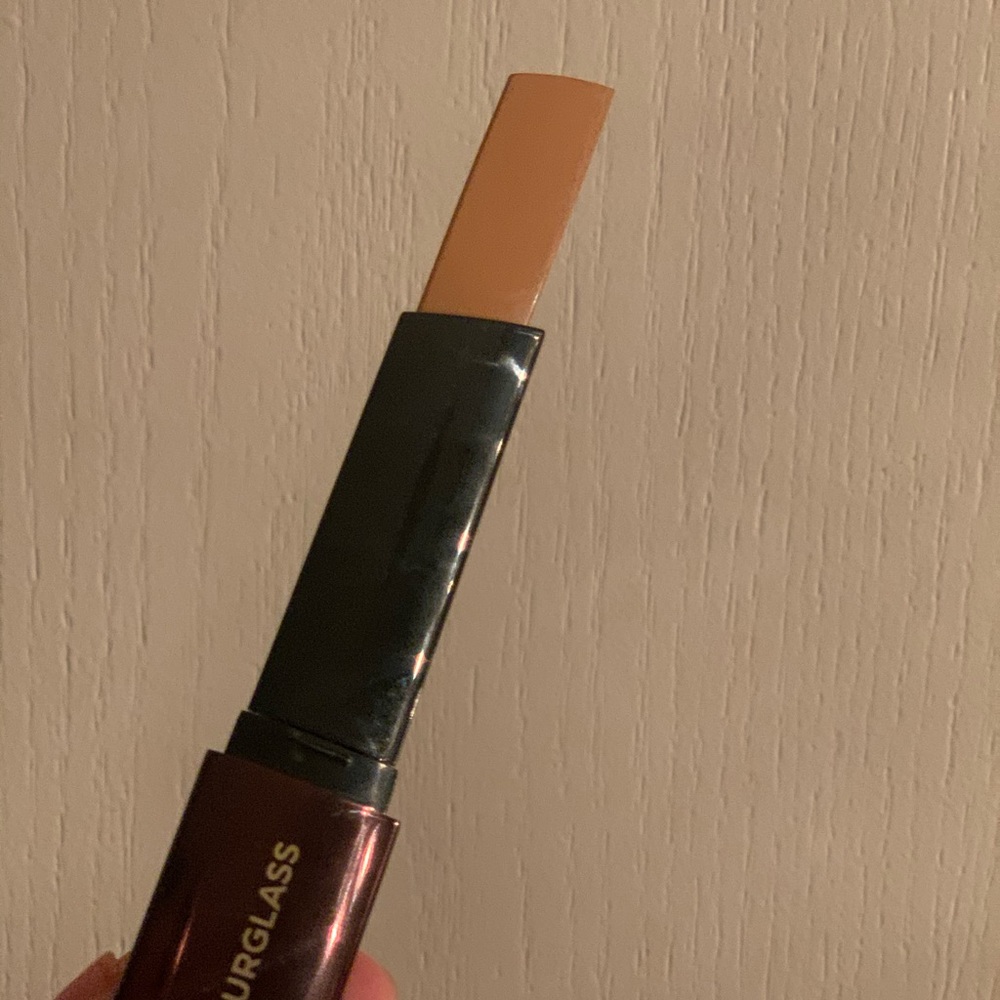 Hourglass Foundation Honey
